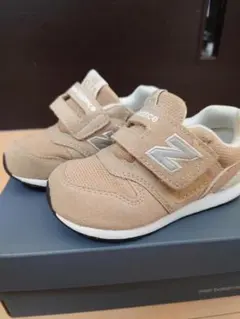 new balance 996 ベビーシューズ ベージュ
