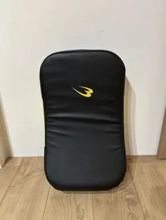 希少 BODYMAKER ハイパーキックミット ホワイト 2個セット - メルカリ