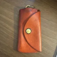 赤　レザーキーケース ゴールド金具　牛革
