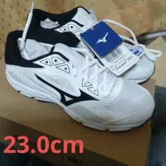 新品未使用品ミズノ　トラッドロード12スニーカー23.0cm