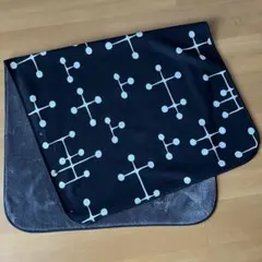 EAMES イームズ フリースブランケット ユニクロ