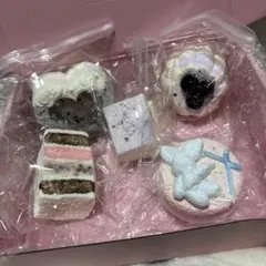 MOMOCOスクイーズ　訳あり4個セット⭐︎3/31までおまけ1個つき！