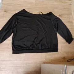 オフショルダー 黒 長袖 トレーナー