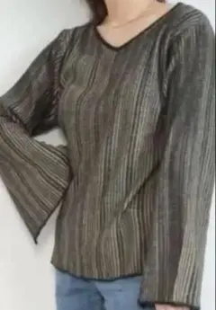 ストライプ長袖ニット Mサイズ 黒とグレー美品 1枚目は宣材写真です⭐︎