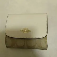 COACH 三つ折り財布 ホワイト/ベージュ