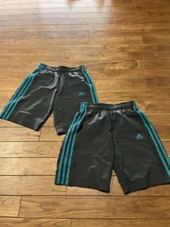 140cm adidas ハーフパンツ 黒/青 3本ライン