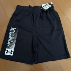 UNDER ARMOUR ブラック ハーフパンツ YL
