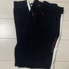 【激安】GUESS ジョガーパンツ 黒/白