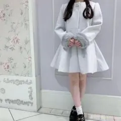 2025年 evelyn コート アイスグレー