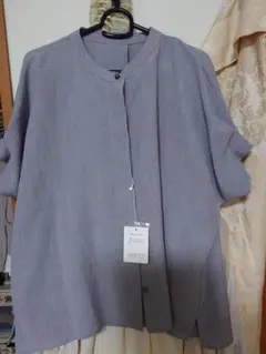 ドゥクラッセ　バンドカラー 半袖 ブラウス グレー　新品　Mのサムネイル