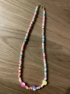 新品未使用　カラフルビーズネックレス 陰陽マーク付き