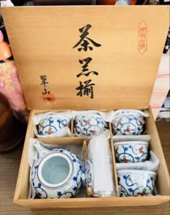 有田焼 翠山窯 茶器揃 急須 蓋付き湯呑み5客 木箱入り 染付 赤絵