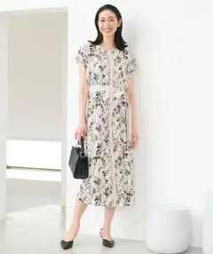 OBLI シティプリントティアードワンピース 総柄ノースリーブ ロング