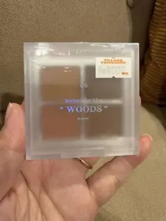 4U2 アイシャドウパレット 06 BABES IN THE WOODSのサムネイル