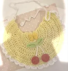 さくらんぼデザインのペット用スタイ【大】