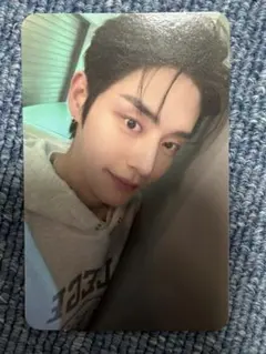 ジウン　トレカ