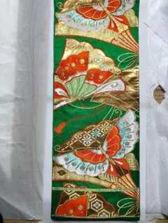 Item thumbnail for item ca3df746-c2b6-4eb4-b34c-03a5b1821915