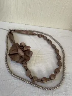 花モチーフ　コサージュ付き　結婚式　卒業式 ネックレス　パールビーズ