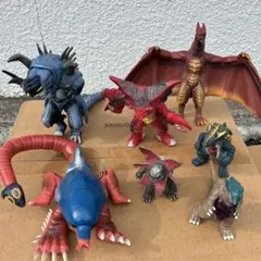 ウルトラマン 怪獣 ゴジラ 仮面ライダー フィギュア 当時もの - メルカリ