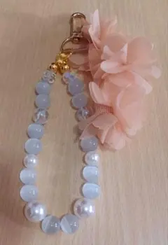 ハンドメイド ビーズと花飾りのチャーム