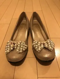 パンプス　結婚式　お呼ばれに　ベージュ系　ラメゴールド