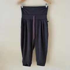 シャンティ　ヨガパンツ　クロップドパンツ　Mサイズ