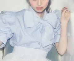新品タグ付き　Treat Ürself ごんブラウスのサムネイル