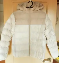 （お値下げ）ユニクロキッズ160 ダウン（中綿）ジャケット　ホワイト＆ベージュ