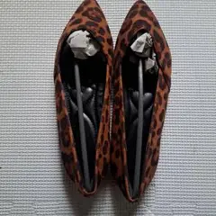 ヒョウ柄ポインテッドトゥフラットシューズ