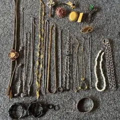 多様なデザインのアクセサリーセット