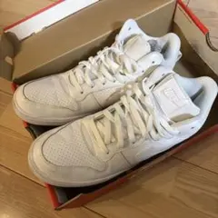 Nike ホワイト ハイカットスニーカー