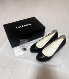 CHANEL ブラックパンプス 34.5のサムネイル