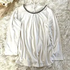 【エスピエ】アイボリー ビーズ装飾 長袖トップスMサイズ　オシャレ　通勤　夏秋のサムネイル