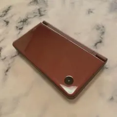 任天堂　DS i LL 本体　ワインレッド