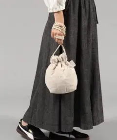 niko and…オリジナルニコロゴキルティング巾着バッグ オフホワイト