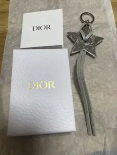Dior ディオール ノベルティ 星型キーホルダー チャーム 新品