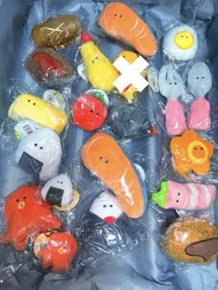 つぶらな瞳のお弁当箱 キーホルダー 19個セット