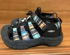 KEEN キッズサンダル ブラック/マルチカラー