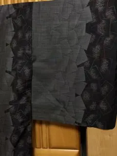 やまと謹製　大島紬　幾何学模様、モダンな紬着物　ガード加工