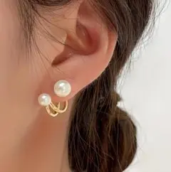 【新品／送料込】ゴールドフープと2粒パールのスタッドピアス