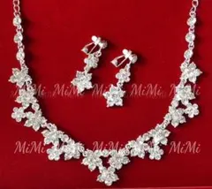 ちぃ様♥イヤリング＆ネックレスセット♡花モチーフウェディング高品質アクセサリー