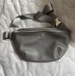 GU リアルレザーボディバッグ グレー ユニセックス