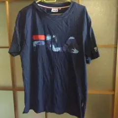 FILA ネイビー Tシャツ Mサイズ　⚠破れあり
