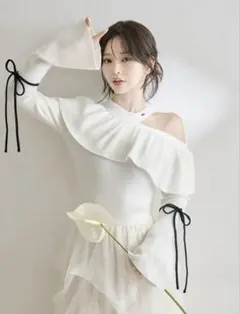 Darich ベルスリーブフリルニットトップス　ホワイト