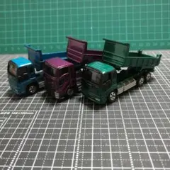 トミカ No.127 いすゞ ギガ フルトレーラーダンプ➕オマケ - メルカリ