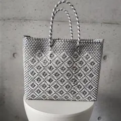 Letra メルカドバッグ XS ロンボ シルバー ホワイト チャームなし