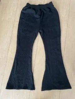 【新品未使用】　セシルマクビー　ニットフレアパンツ　リブ　スリット　ブラック