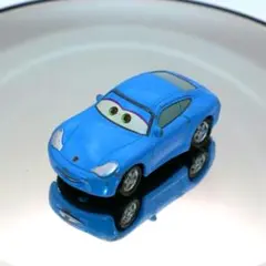 トミカ　カーズ　サリー（スタンダードタイプ）