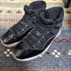 Air Jordan 11 ブラック/ホワイト