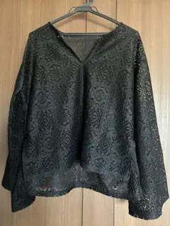 ★プルオーバー　前V開黒色レース
